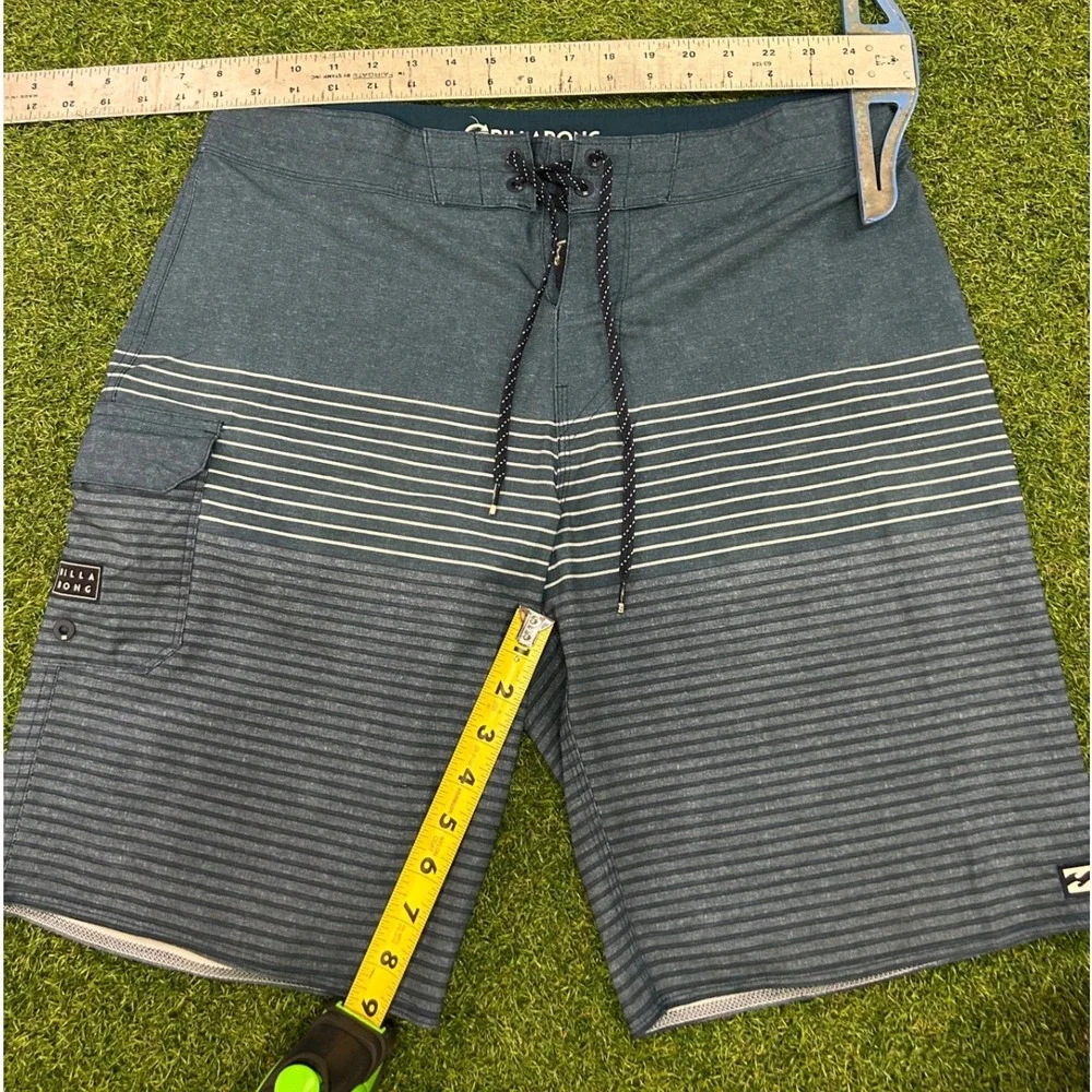 Billabong Mens Board Shorts Teal Grey Striped Cargo Pocket Swim Trunks Size 32